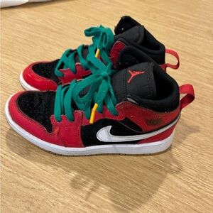 Boys Air Jordan Mid SE